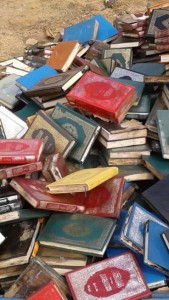 L’ambassade de la maudite Arabie au Maroc ordonne de brûler des livres dont le Coran 2