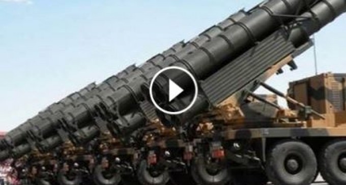 Vidéo : L’Iran teste avec succès le système russe de défense antiaérienne S-300