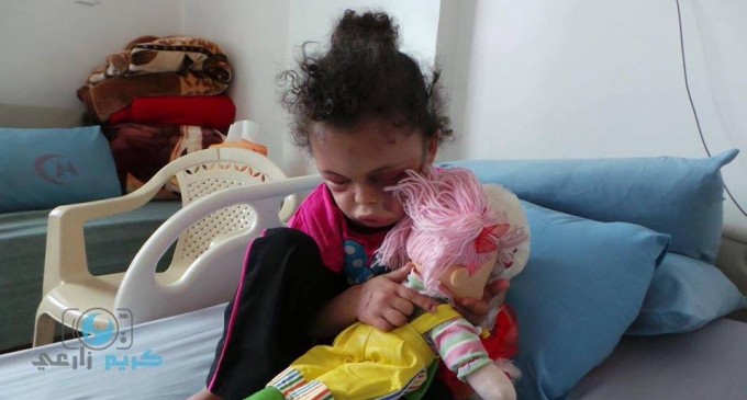 Buthaina, 6 ans, la seule survivante du massacre de Attan à Sanaa