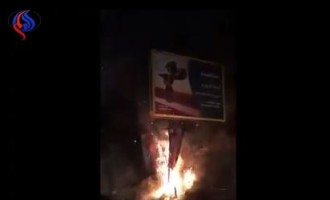 Vidéo – incendie des photos de Ben salman dans les rues libanaises