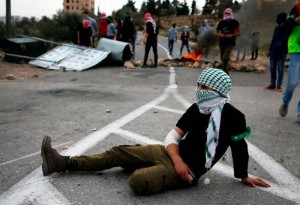 Les affrontements d'aujourd'hui entre les jeunes palestiniens et les forces d'occupation contre la dernière déclaration de Trump sur Jérusalem - Ramallah.6