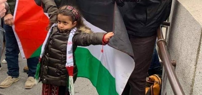 Les Irlandais organisent une veillée en solidarité avec le peuple palestinien, commémorant les attaques d’Israël contre Gaza et appelant à la fin du siège illégal de Gaza et de l’occupation de la Palestine