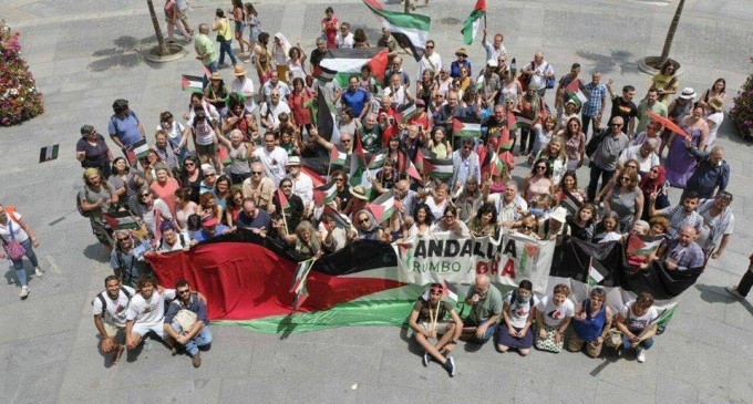 La Flottille de la liberté de Gaza a quitté le port de cadiz en Espagne en direction de l’Italie pour faire connaître le siège israélien de 11 ans de la bande de Gaza.