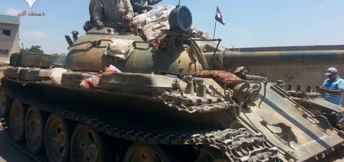 Photos de l’arrivée de l’Armée Arabe Syrienne et des forces alliées dans la ville de Al Hara, dans la zone rurale de Deraa, levant le drapeau de la République Arabe Syrienne