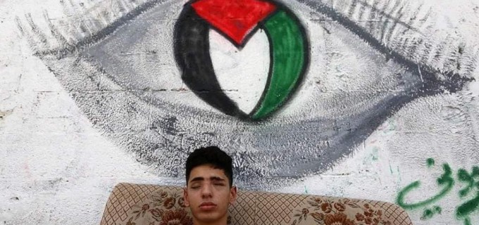 Saleh Ashour, un palestinien de Gaza, 16 ans, a perdu la vue après avoir été pris pour cible par les troupes israéliennes lors des manifestations de la Grande Marche du Retour.