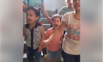 Les enfants palestiniens ont été traumatisés et choqués à la suite de la dernière frappe aérienne israélienne qui a ciblé un centre culturel à l’ouest de la ville de Gaza.