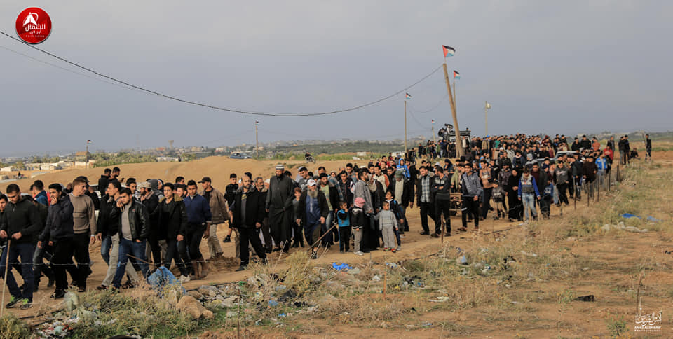 Des milliers de palestiniens prennent part aux manifestations de la Grande Marche du Retour à la frontière de Gaza, aujourd'hui.2