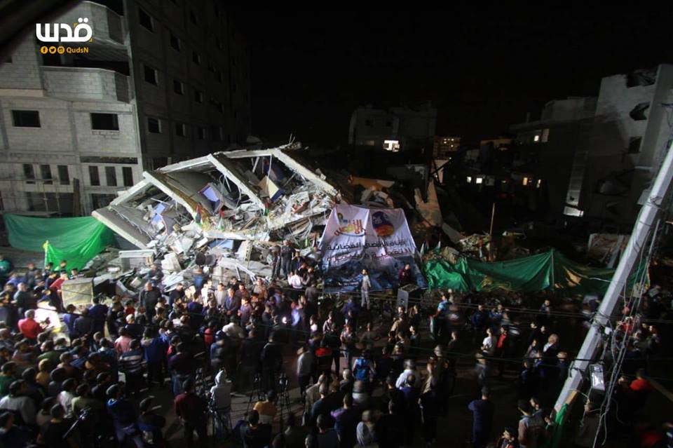 Manifestations de masse près du siège de la chaîne Al Aqsa TV détruite, pour faire preuve de solidarité avec la chaîne et la résistance.2