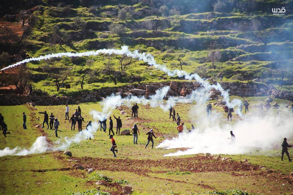 Des scènes des affrontements d'aujourd'hui entre les soldats de l'occupation israélienne et les manifestants Palestiniens dans le village d'al-Mughayer dans la Cisjordanie occupée.3