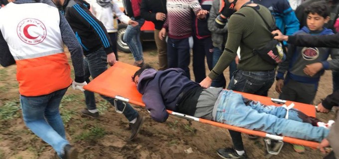 Plusieurs palestiniens ont été blessés par des tireurs d’élite des forces d’occupation vendredi lors des manifestations de la Grande Marche du Retour à Gaza