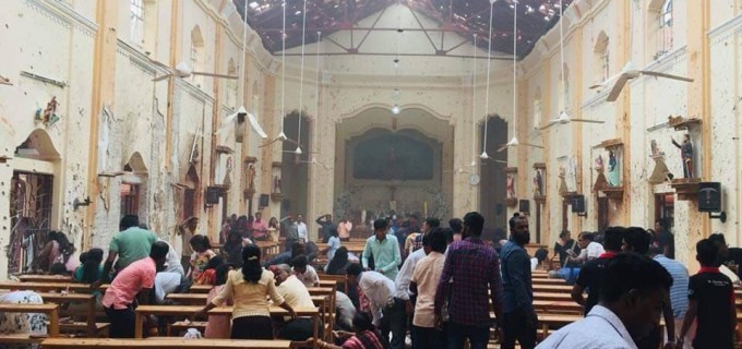 Une centaine de morts et plus de 200 blessés et hospitalisés suite à 6 explosions dans des églises et des hôtels au Sri Lanka !