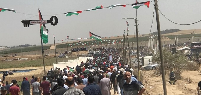 En photos : Des milliers de palestiniens se sont rendu aux frontières de la bande de Gaza pour réclamer leur droit de retourner dans leurs maisons et leurs terres, dont ils ont été expulsés en 1948 pour créer « Israël »