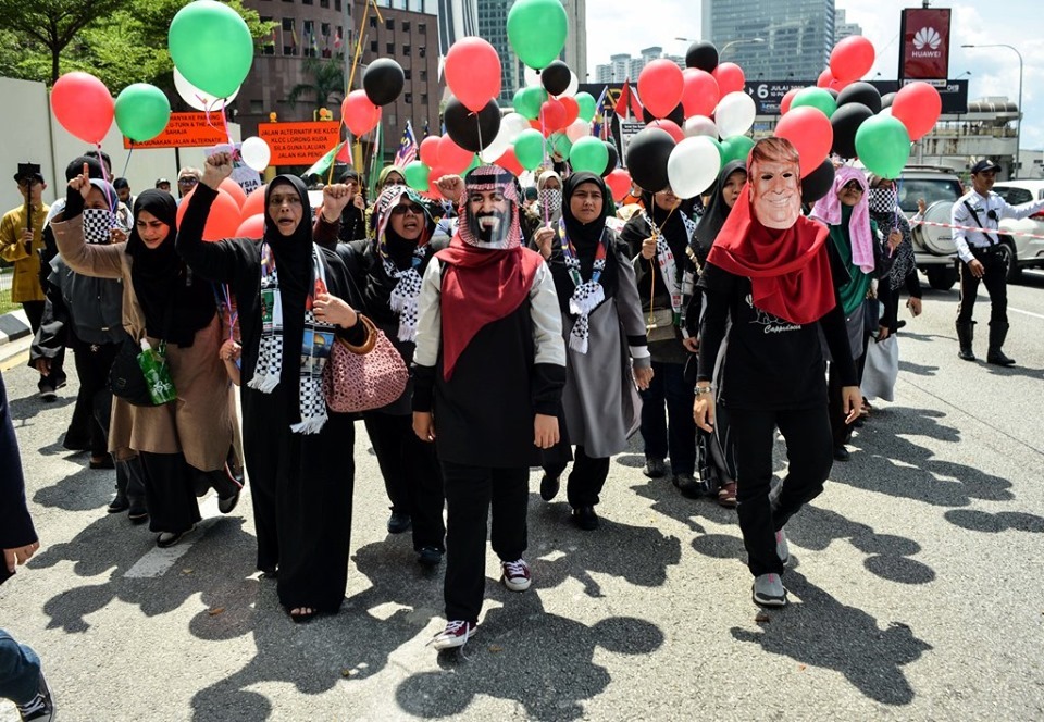 Des manifestations devant le siège de l'ambassade américaine dans la capitale malaisienne Kuala Lumpur.. pour célébrer la Journée Mondiale d'Al Qods2