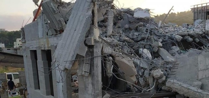 Les bulldozers israéliens démolissent une maison à Ar’ara en Palestine occupée