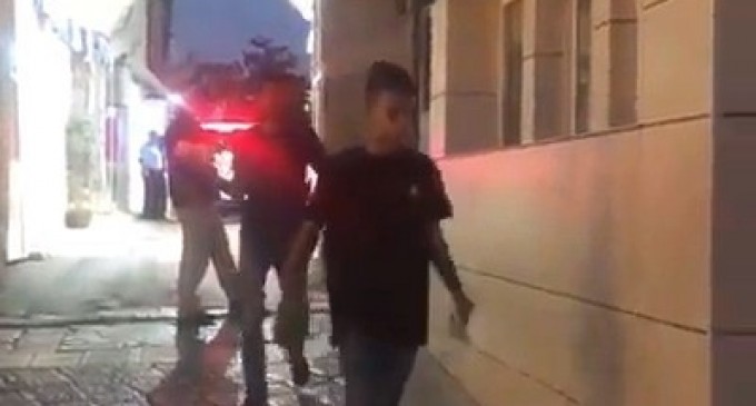 Vidéo | Les autorités israéliennes libèrent Malek Nabulsi (14 ans) à condition qu’il n’entre pas dans la mosquée d’Al Aqsa pendant 15 jours !!!