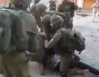 Regardez le courage de ce jeune Palestinien face à un régiment de soldats israéliens armés jusqu’aux dents !