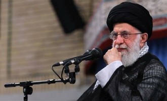 L’Ayatollah Ali Khamenei : « L’Iran ne construira pas, ne stockera pas et n’utilisera pas d’armes nucléaires interdites par l’islam »