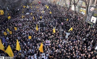 En images : les Iraniens pleurent le martyr du général Soleimani