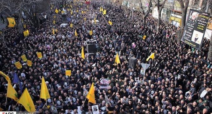 En images : les Iraniens pleurent le martyr du général Soleimani