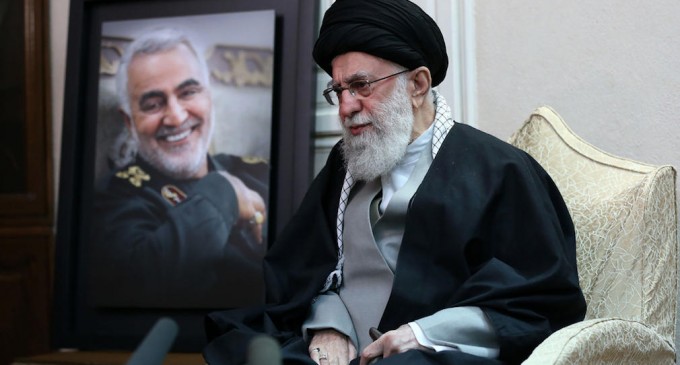 Seyyed Ali Khamenei promet une « vengeance terrible » après l’assassinat du général Soleimani