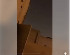 Regardez les missiles yéménites survolant le ciel de Riyad avant de s’abattre sur leur cibles…