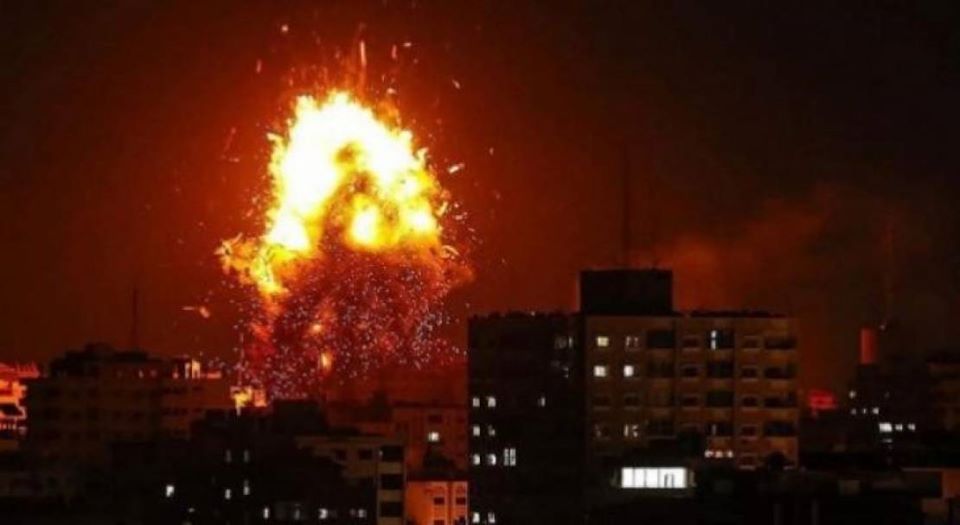 L'artillerie et les avions israéliens frappent à Gaza