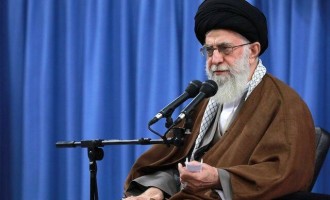 L’Ayatollah Khamenei : « La raison des événements horribles dans le monde de l’islam, du Cachemire à la Libye, est manque d’unité des musulmans »