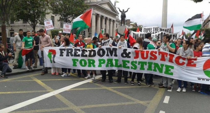 Plus de 1000 artistes irlandais s’engagent à boycotter «Israël» pour soutenir la Palestine