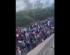 Vidéo | Des dizaines de milliers de manifestants pro-palestiniens défilent à Detroit, Michigan, pour soutenir le peuple palestinien et pour protester contre l’agression israélienne sur Gaza