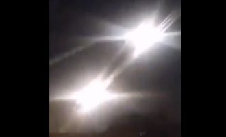 Des images de roquettes MLRS tirées sur Israël en riposte à l’attaque terroriste sur Al Aqsa par des colons, soldats et policiers israéliens et à la destruction d’immeubles civils à Gaza.