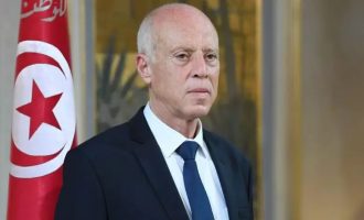 Le président tunisien renverse le gouvernement