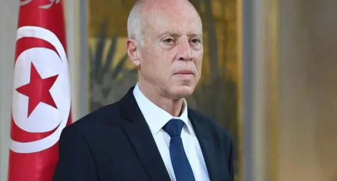 Le président tunisien renverse le gouvernement