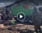 L’occupant israélien confisque les légumes des vendeurs palestiniens à l’extérieur du camp Al-Fawwar, sud de la Cisjordanie occupée.