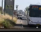 Palestine occupée : un chauffeur de bus sioniste tente d’écraser un journaliste palestinien